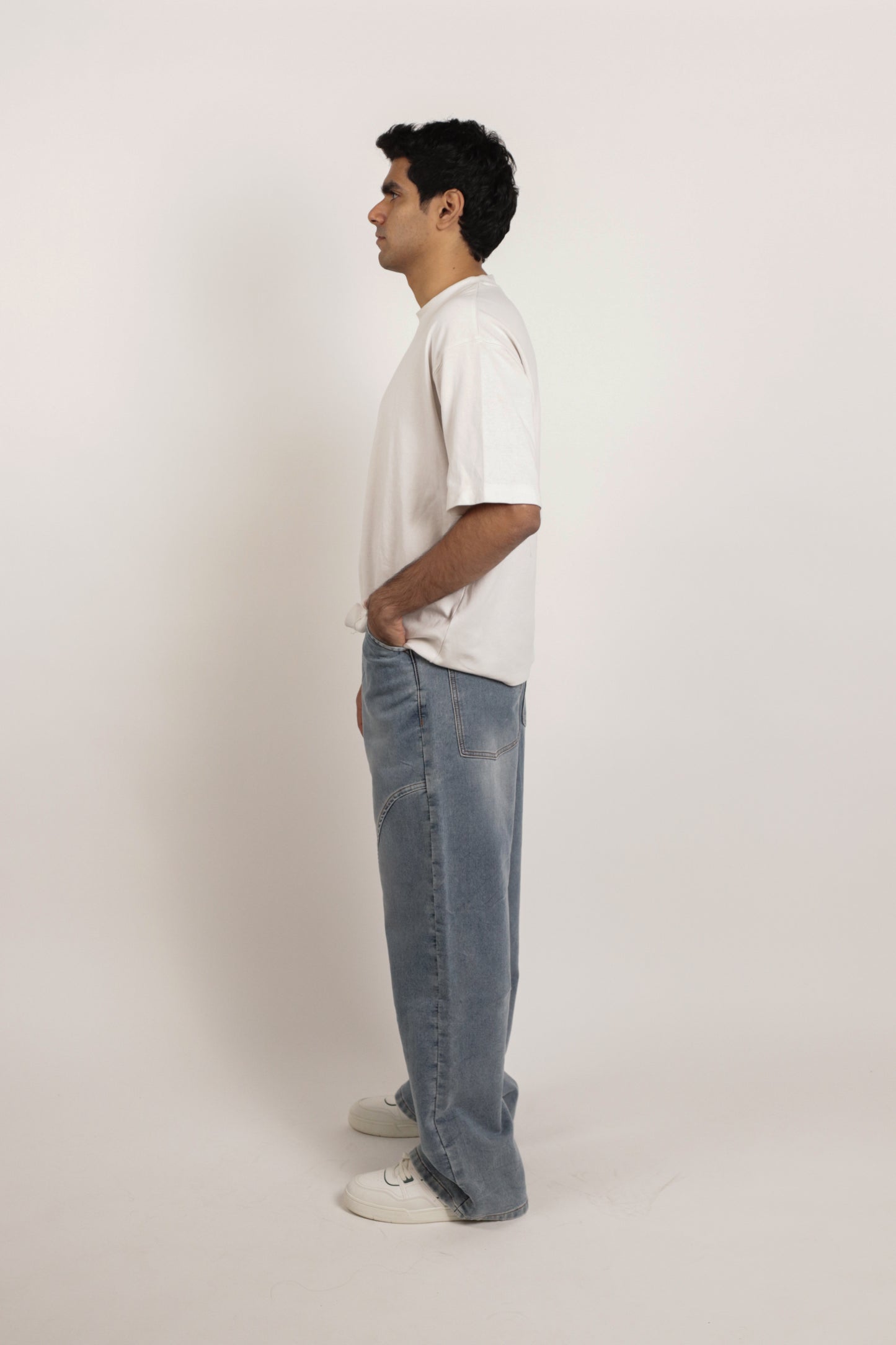 Light wash jeans/unisex